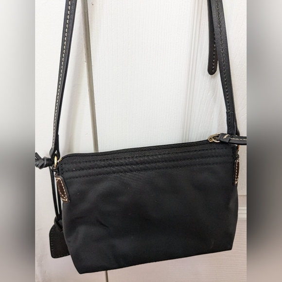 Dooney & Bourke Duck Crossbody Black Leather Trim Duck Hangtag - Picture 2 of 9